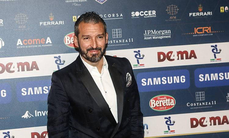 意甲关键战即将打响，魔笛领衔拉比奥特对阵老东家：米兰对尤文胜负难分